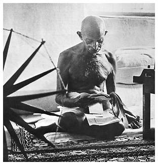 Ghandi in meditazione